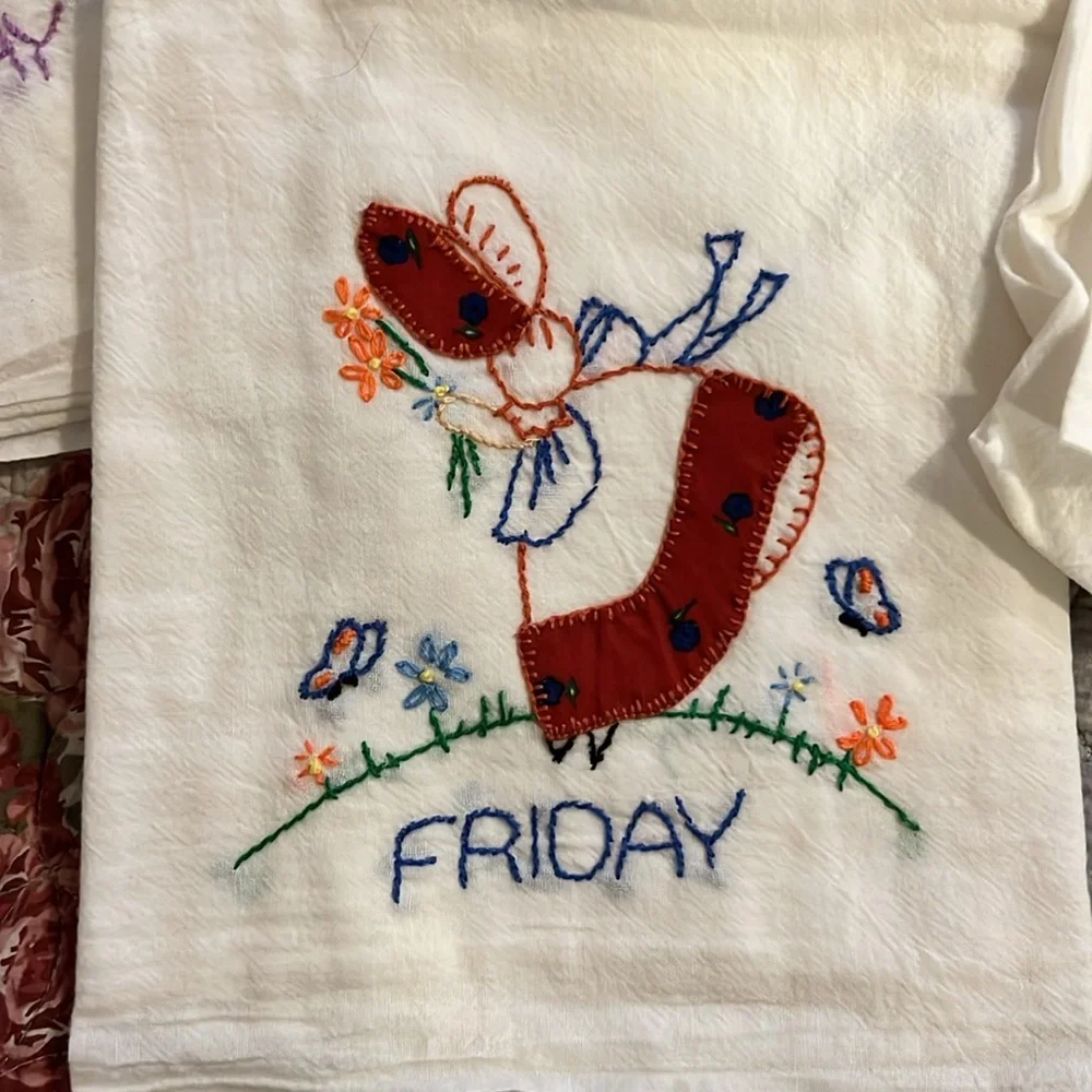 Vintage Days of the Week kitchen towels set
